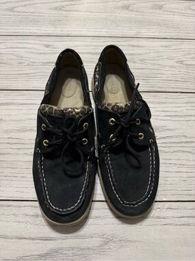 Women’s Sperry Black Suede Boat Shoes with Leopard metallic Trim size 9